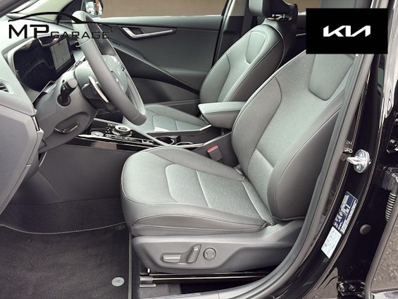 Vehicle image 13 Vehicle image 13