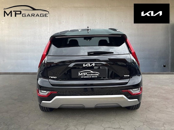 Vehicle image 4 Vehicle image 4