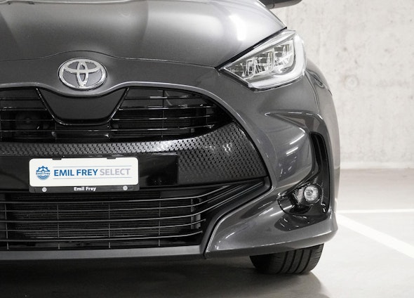 Vehicle image 10