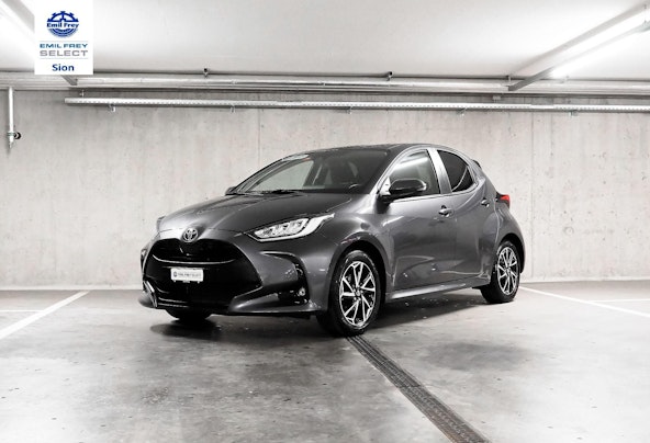 First vehicle image