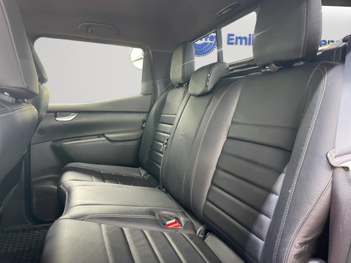 Vehicle image MERCEDES-BENZ X 350