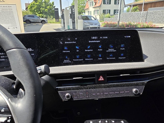 Vehicle image 14 Vehicle image 14