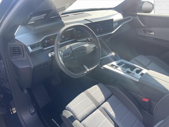 Vehicle image 5 Vehicle image 5