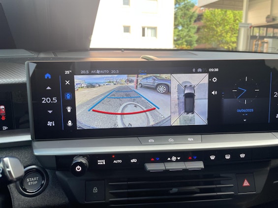 Vehicle image 9 Vehicle image 9