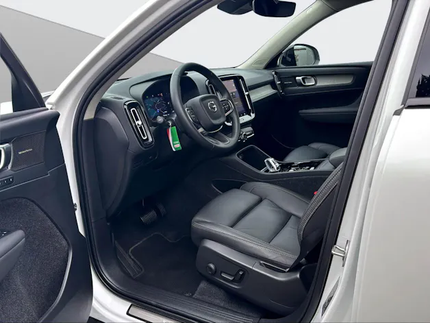 Volvo XC40 2.0 B4 MH Plus Dark