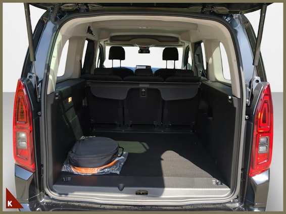 Vehicle image 19 Vehicle image 19