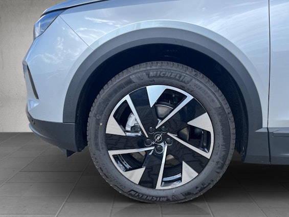 Vehicle image 15 Vehicle image 15