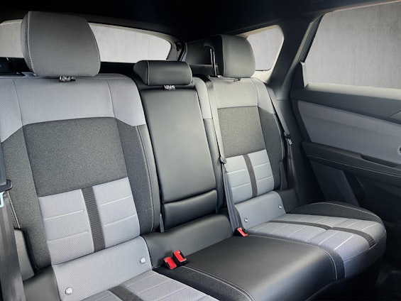 Vehicle image 13 Vehicle image 13