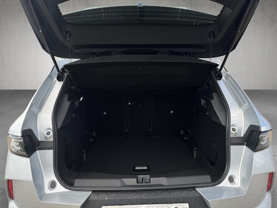 Vehicle image 14 Vehicle image 14