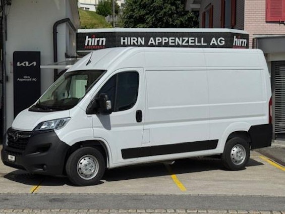 First vehicle image