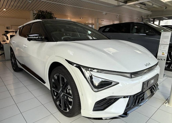 First vehicle image First vehicle image