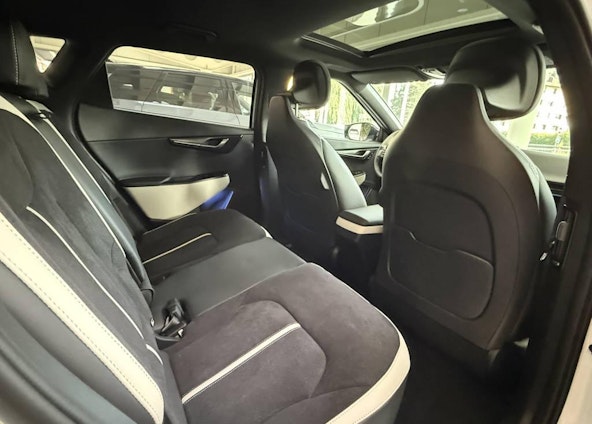 Vehicle image 8 Vehicle image 8