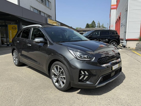 First vehicle image
