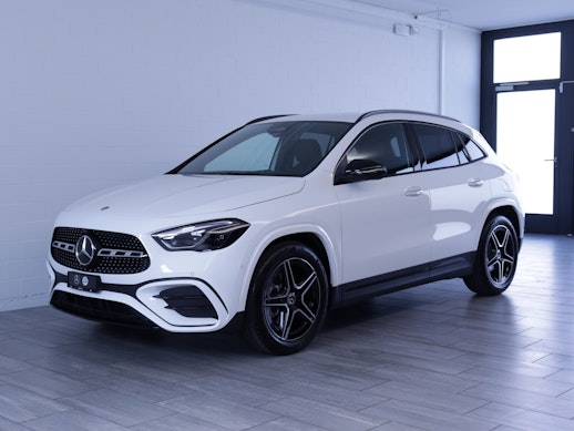 MERCEDES-BENZ GLA 200 Night Star AMG Line 0