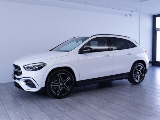 MERCEDES-BENZ GLA 200 Night Star AMG Line 1