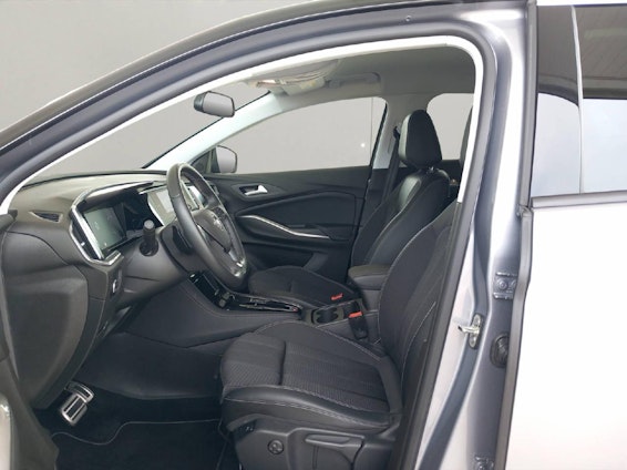 Vehicle image 3 Vehicle image 3