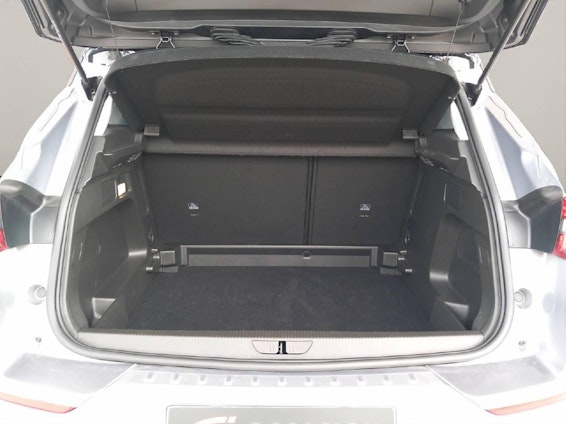 Vehicle image 10 Vehicle image 10