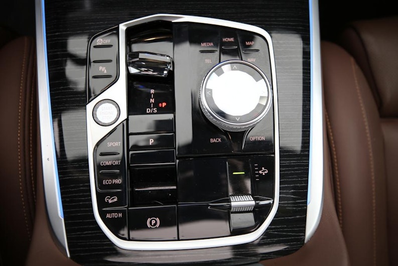 Vehicle image BMW X7