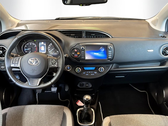 Vehicle image 7