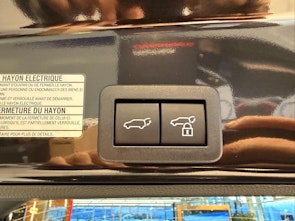 image du véhicule TOYOTA Yaris Cross 1.5 VVT-i HSD Premium AWD-i