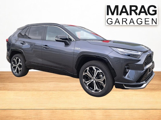 First vehicle image