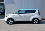First vehicle image