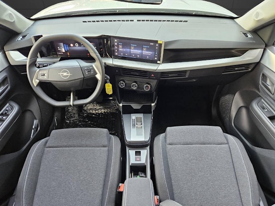 Vehicle image 4 Vehicle image 4