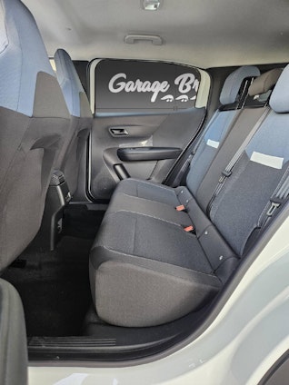 Vehicle image 3 Vehicle image 3