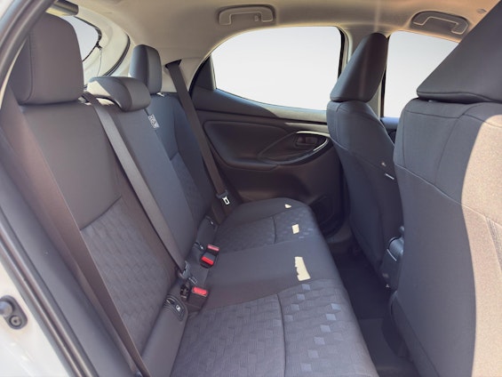 Vehicle image 16