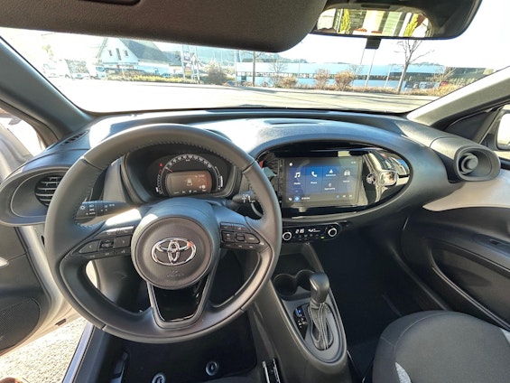 Vehicle image 12 Vehicle image 12