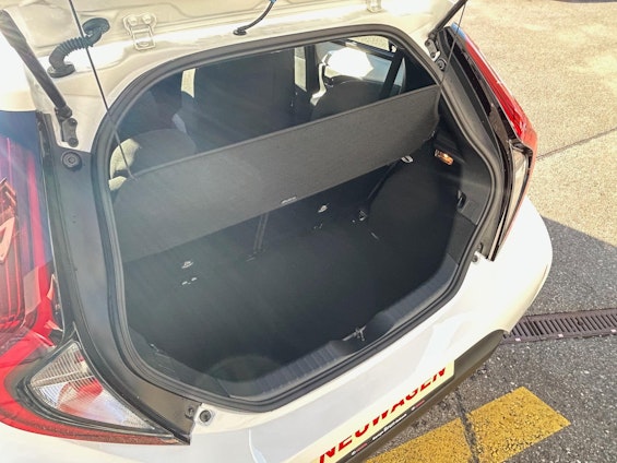 Vehicle image 14 Vehicle image 14