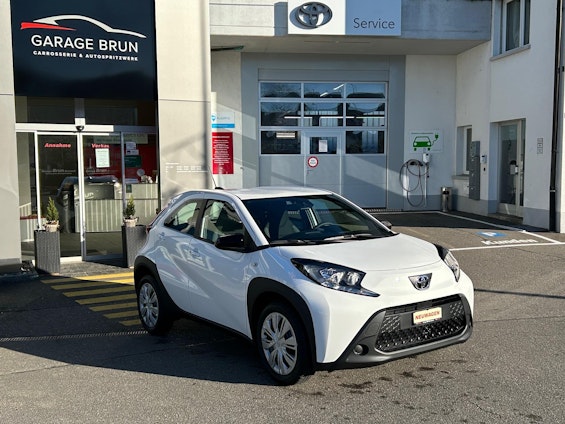 Vehicle image 6 Vehicle image 6