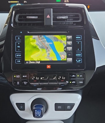 Vehicle image 14