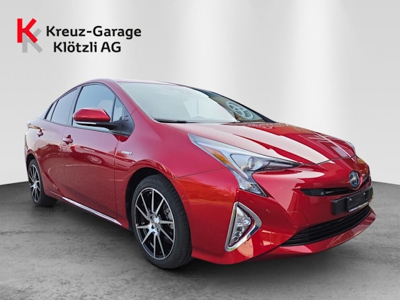 First vehicle image