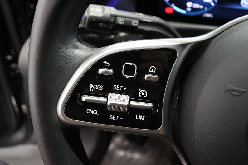 Vehicle image MERCEDES-BENZ A 180