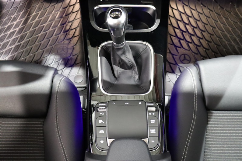 Vehicle image MERCEDES-BENZ A 180