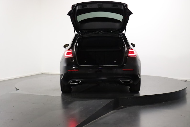 Vehicle image MERCEDES-BENZ A 180