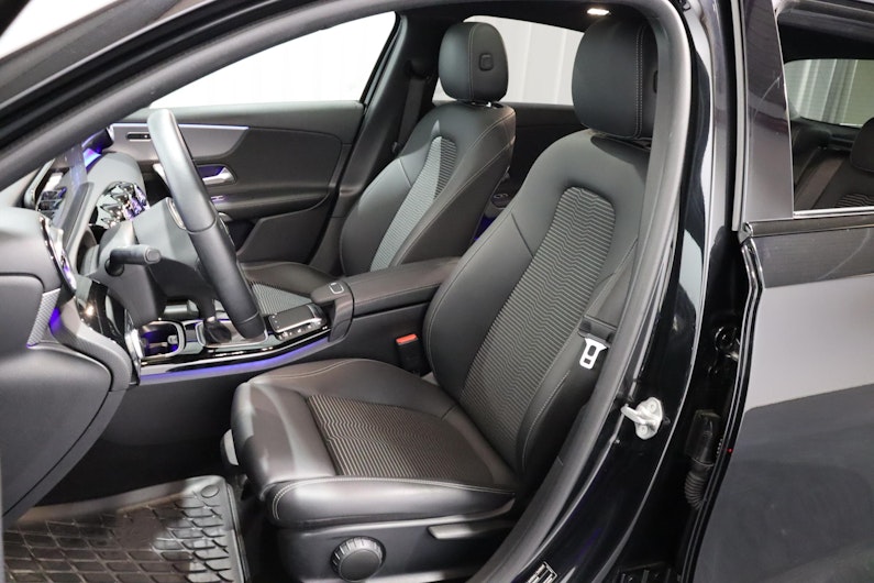 Vehicle image MERCEDES-BENZ A 180