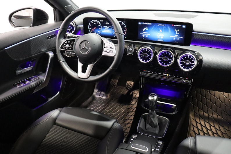 Vehicle image MERCEDES-BENZ A 180