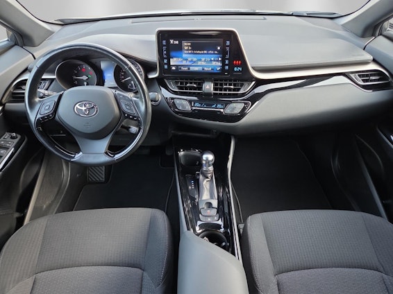 Vehicle image 12