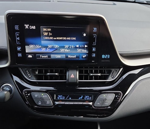 Vehicle image 14