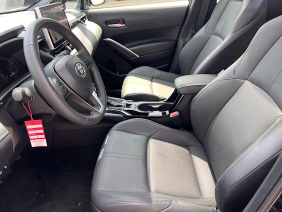 Vehicle image 8 Vehicle image 8