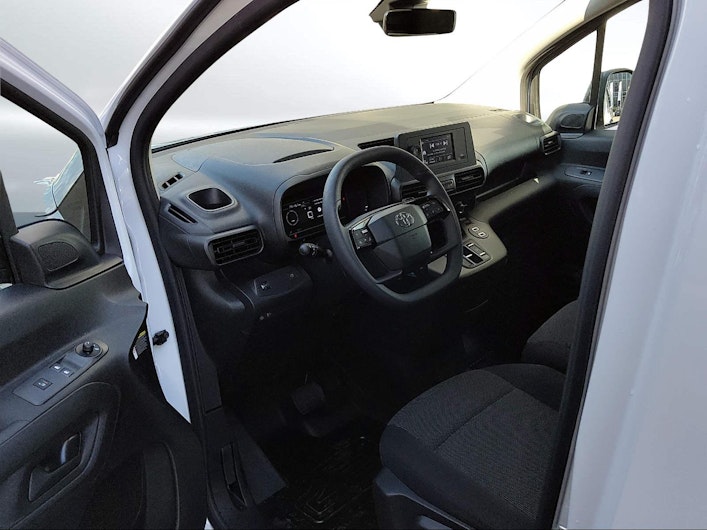 Vehicle image TOYOTA PROACE CITY