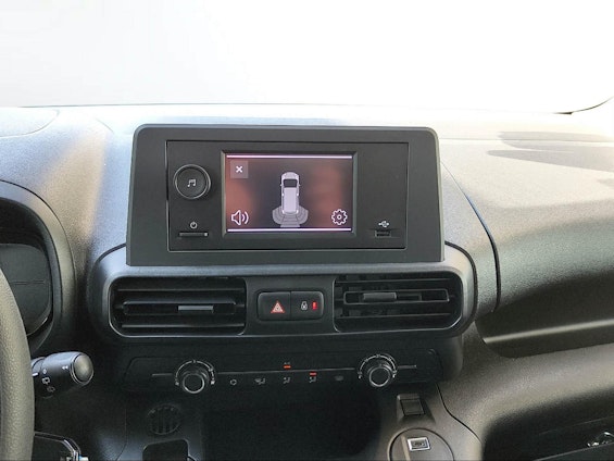 Vehicle image 6 Vehicle image 6