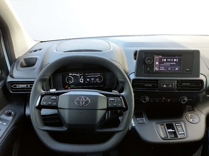 Vehicle image TOYOTA PROACE CITY