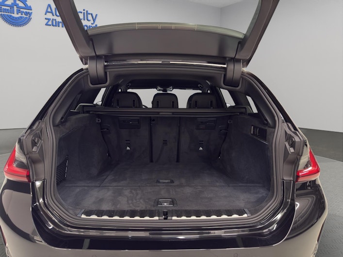 Vehicle image BMW 3 SERIES