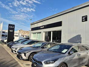 https://vehicle.imgix.net/3913759/f53adead-3202-4973-94f4-252ef7d7dbbd.jpg
