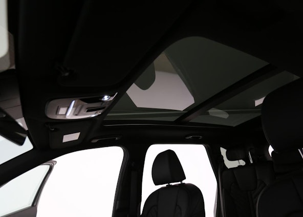 Vehicle image 8 Vehicle image 8