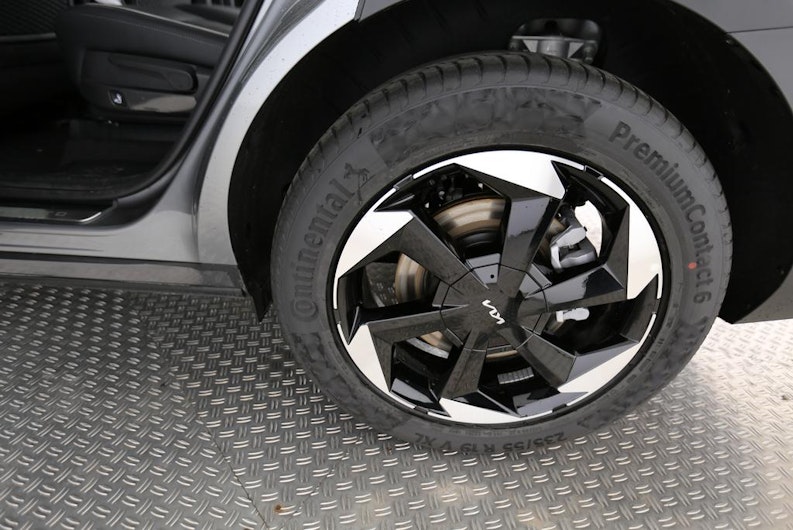 Vehicle image KIA SORENTO