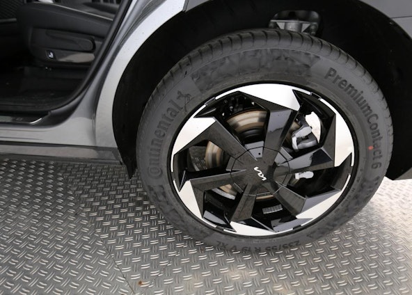 Vehicle image 9 Vehicle image 9